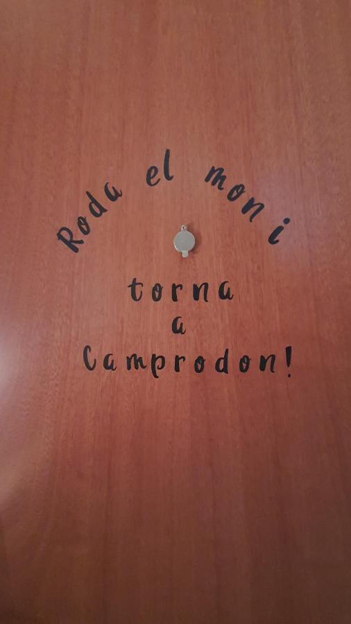 El Mussol De La Vila Camprodon, Balconets Amb Vistes A La Placa Exterior foto